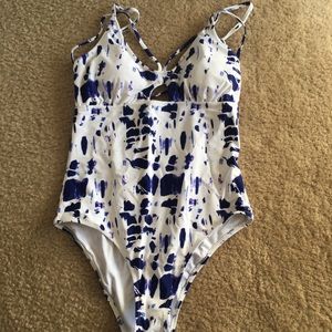 Cupshe bathing suit (L)